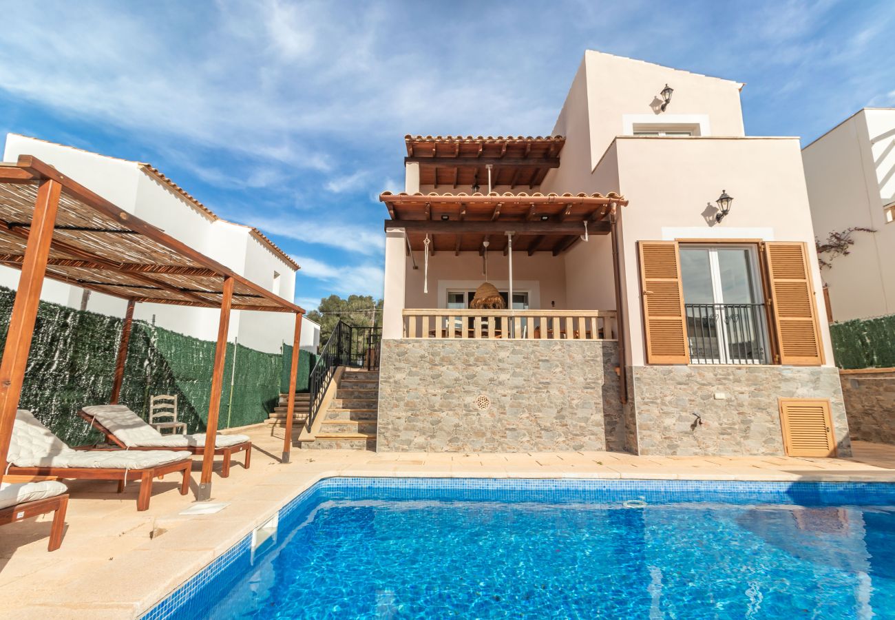 Chalet in Cala Murada - Haus mit privatem Pool in Meeresnähe