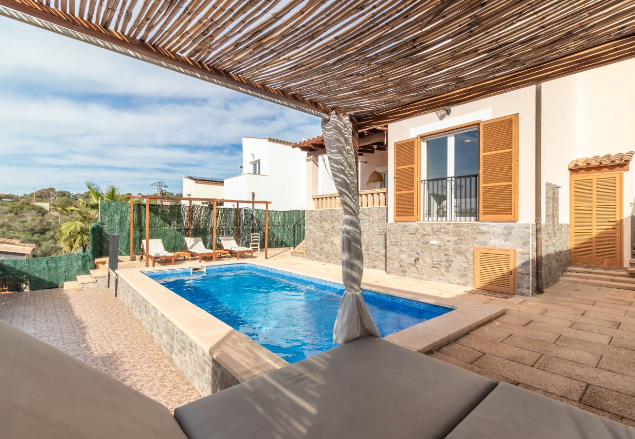 Chalet in Cala Murada - Haus mit privatem Pool in Meeresnähe