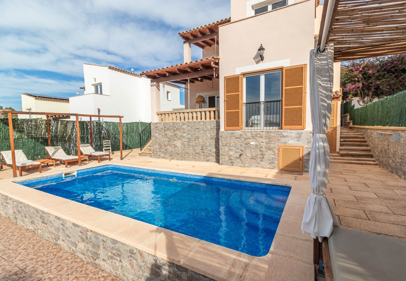 Chalet in Cala Murada - Haus mit privatem Pool in Meeresnähe