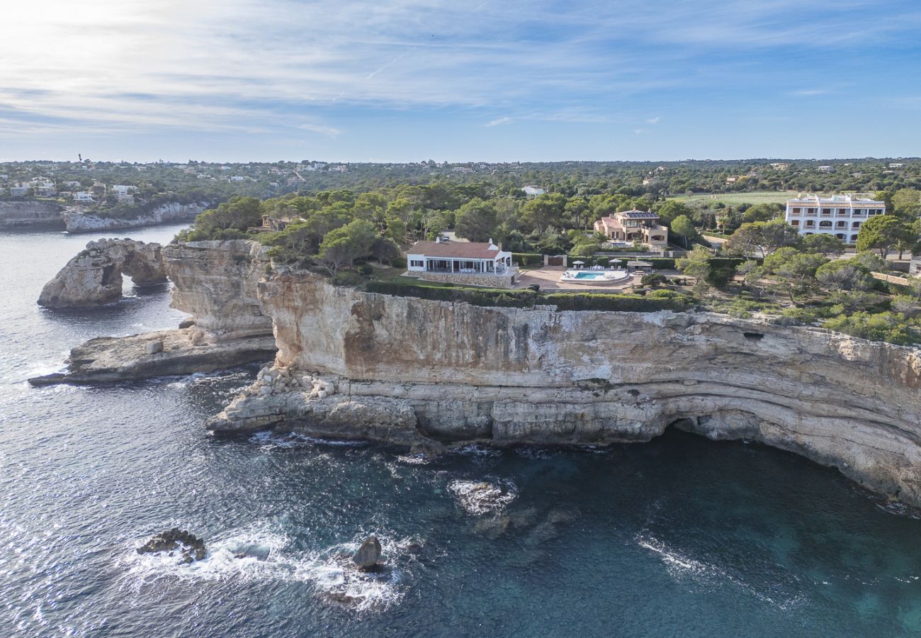 Villa in Cala Santanyi - Villa Can Ferrando Ferienhaus in Cala Santanyi n erster Meereslinie mit mediterranem Luxus