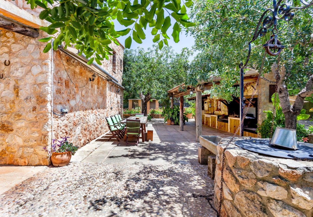 Ferienhaus in Llucmajor - Can Rosillo >> Fantastische Finca mit wunderschönem Poolbereich