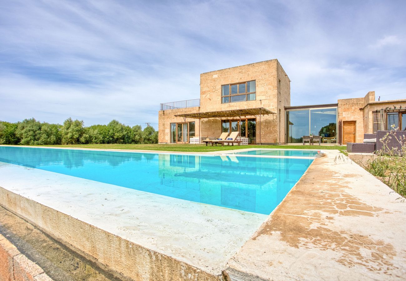 Finca en Campos - Son Coranta casa vacacional con estilo rústico y piscina en un entorno tranquilo y natural en Campos