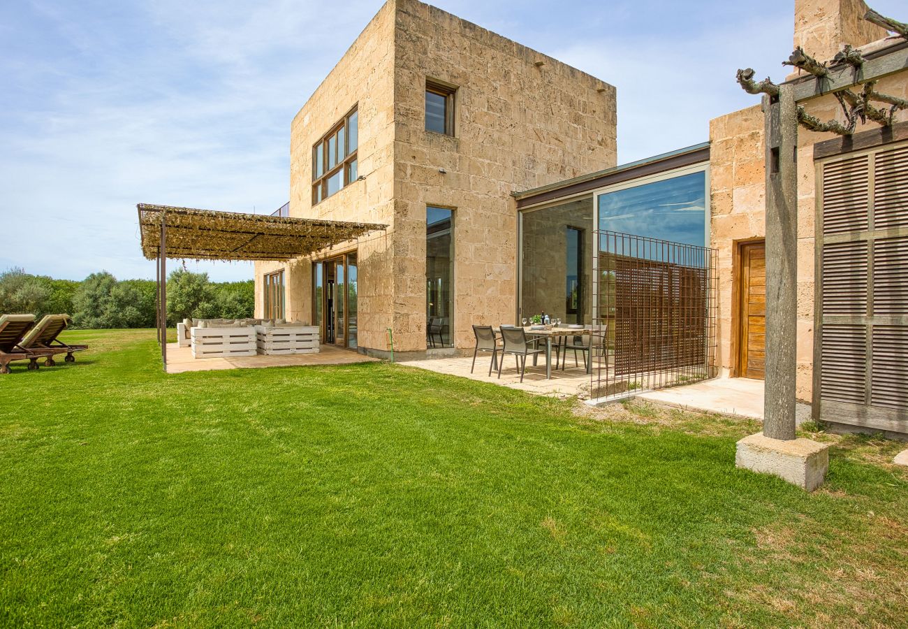 Finca en Campos - Son Coranta casa vacacional con estilo rústico y piscina en un entorno tranquilo y natural en Campos