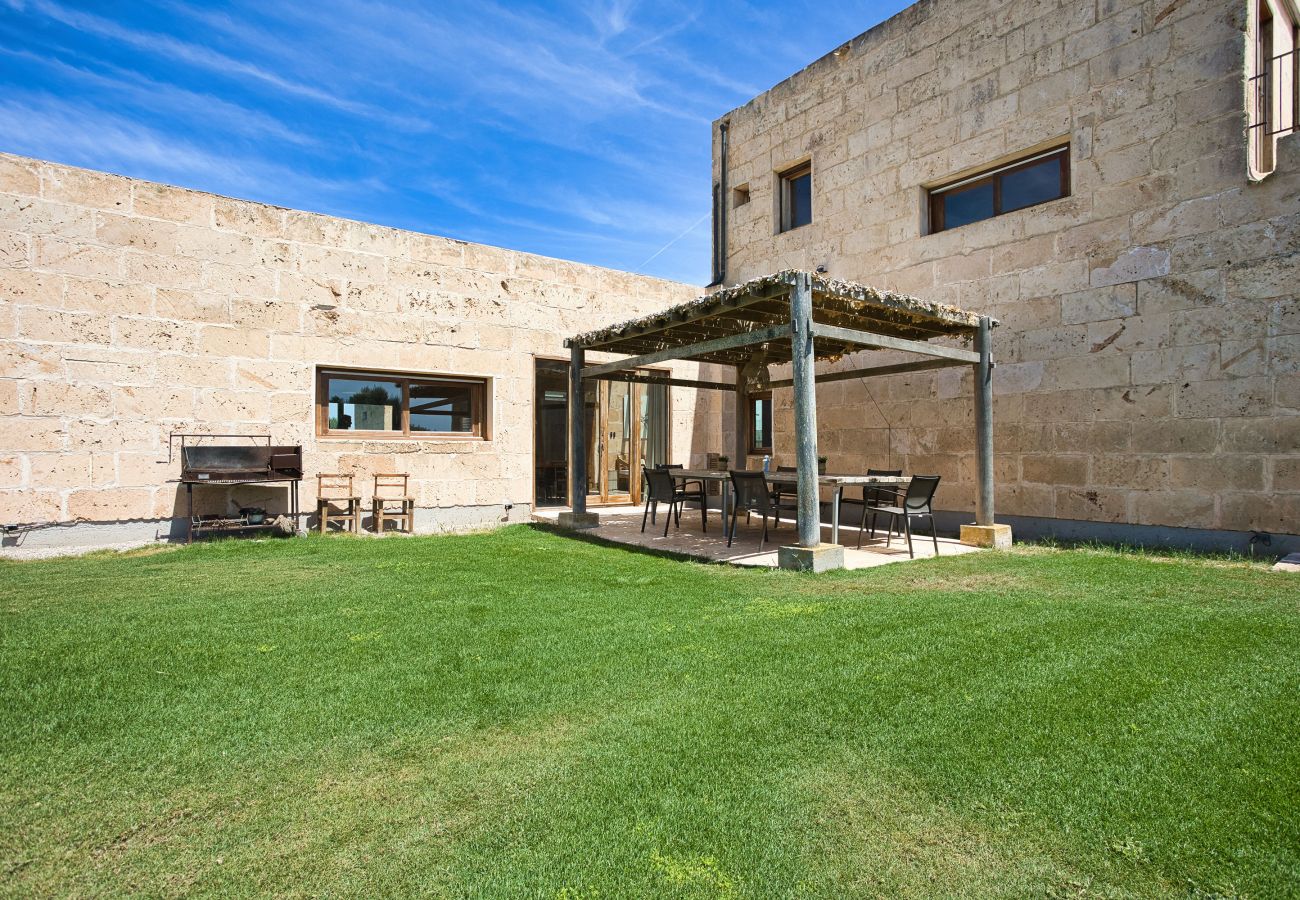 Finca en Campos - Son Coranta casa vacacional con estilo rústico y piscina en un entorno tranquilo y natural en Campos