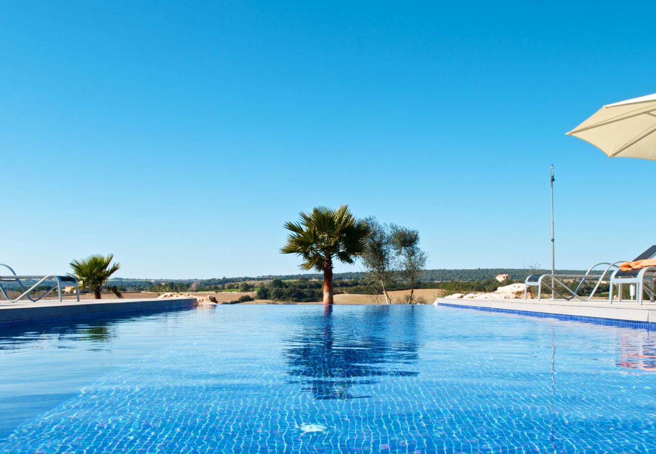 Finca en Manacor - Salvia 068 lujosa villa con piscina privada, terraza, barbacoa y aire acondicionado