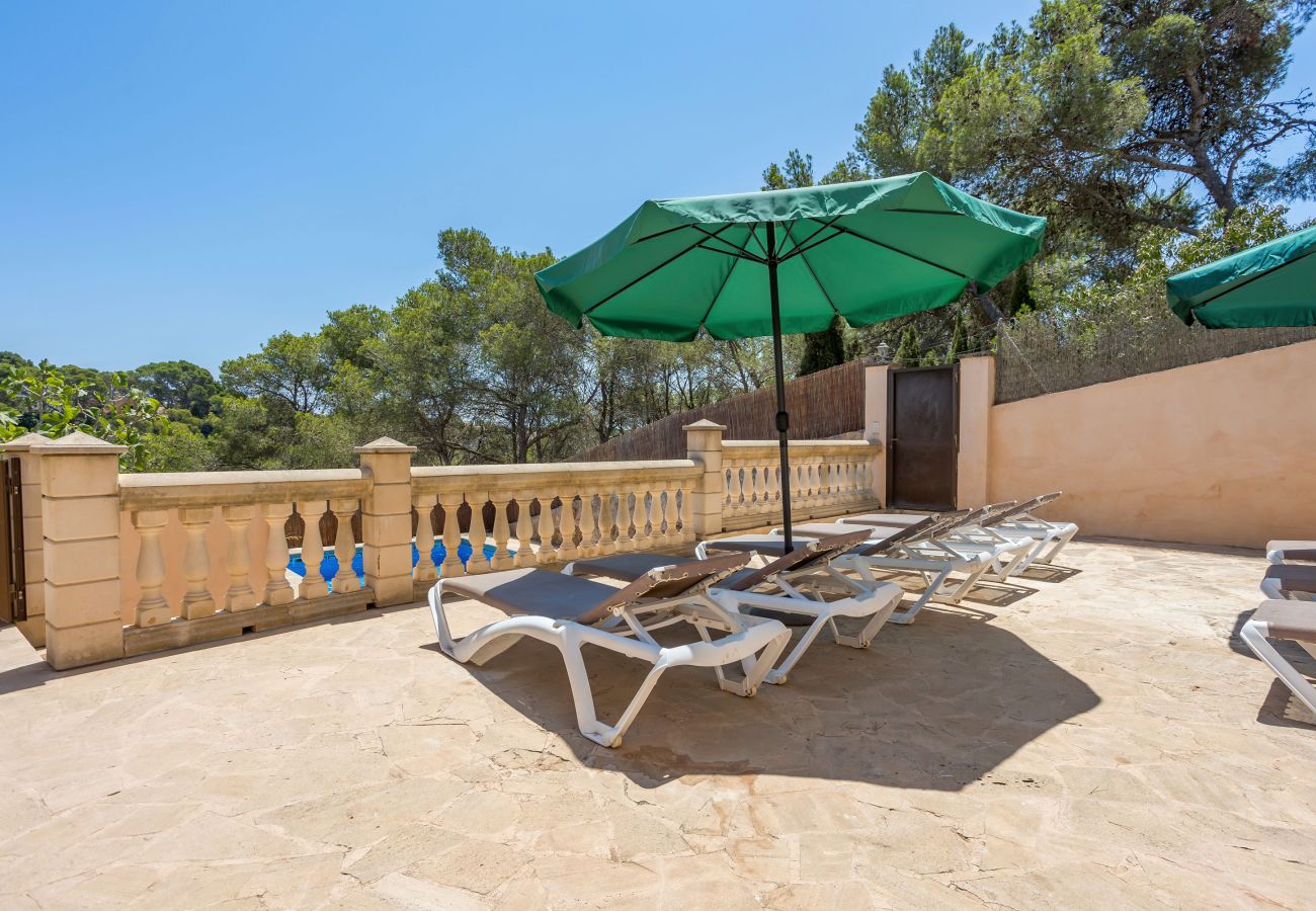 Villa en Cala Santanyi - Villa Escaletas casa vacacional a solo 600 m de la playa de Cala Santanyí con piscina y aire acondicionado