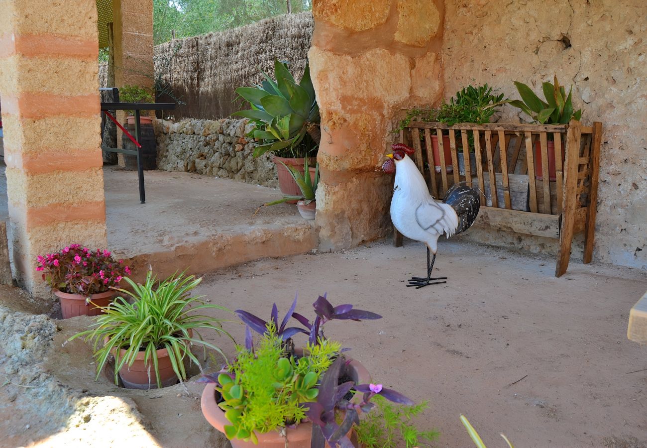 Casa rural en Llubi - Can Cortana 005 fantástica finca con piscina privada, zona infantil, ping pong y aire acondicionado