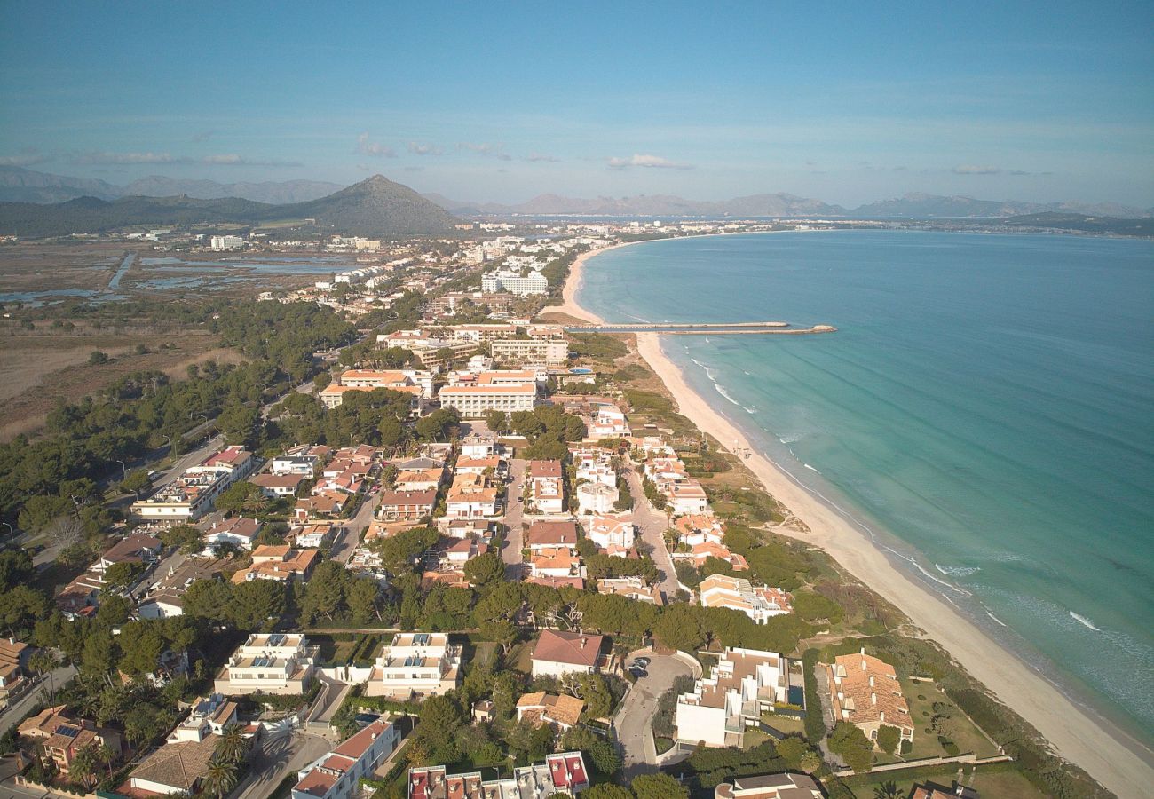 Casa adosada en Playa de Muro - Siulador 107 fantástica villa con piscina privada, terraza, mesa de billar, ping pong y aire acondicionado