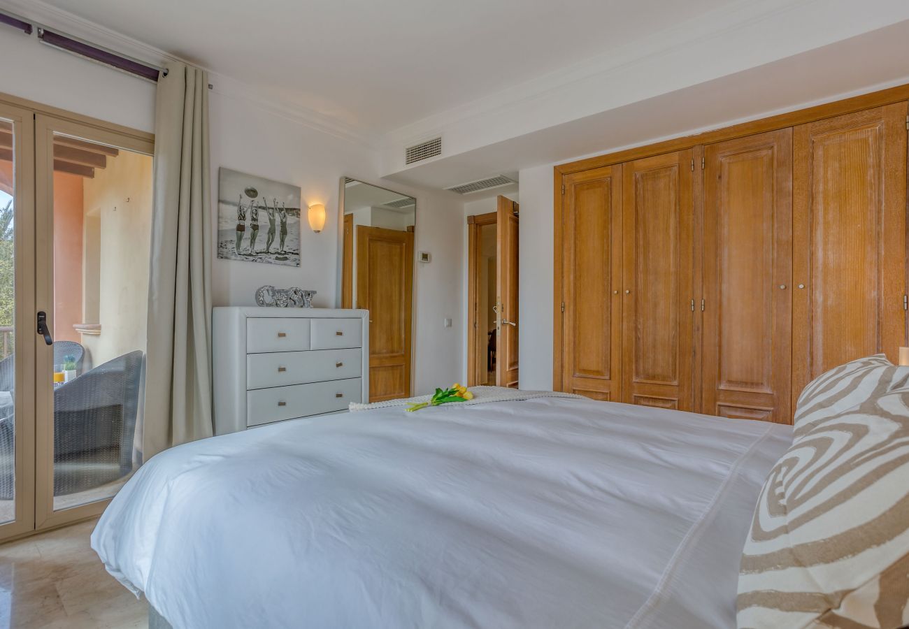 Apartamento en Santa Ponça - Port Adriano Residence elegante vivienda con piscina cerca de la playa en Santa Ponsa disponible para estancias temporales