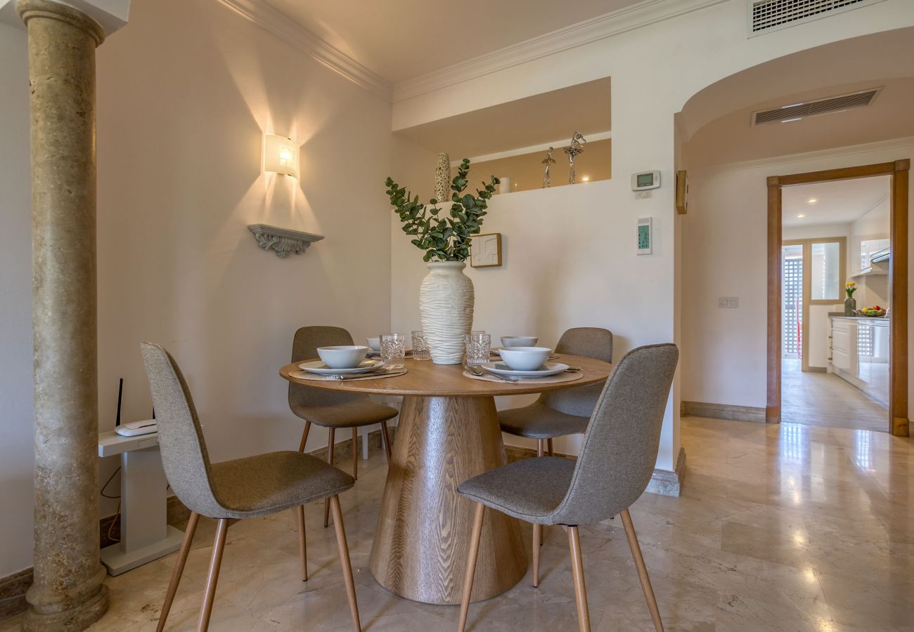 Apartamento en Santa Ponça - Port Adriano Residence elegante vivienda con piscina cerca de la playa en Santa Ponsa disponible para estancias temporales