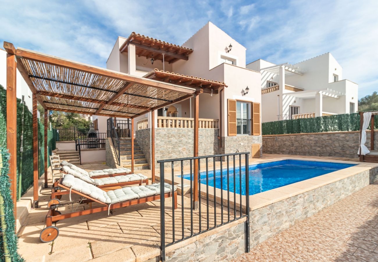 Chalet in Cala Murada - Villa with private pool near the sea