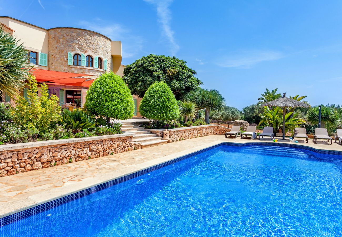 Country house in Santanyi - Finca Ses Mires » idyllic 5 bedroom country house with sea views, close to the beach and air conditioning