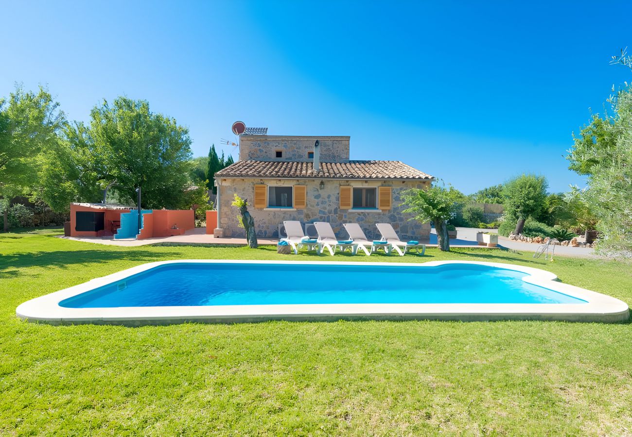 Country house in Alcudia - Can Roig 113 fantastic finca with private pool, garden, children's area and air-conditioning