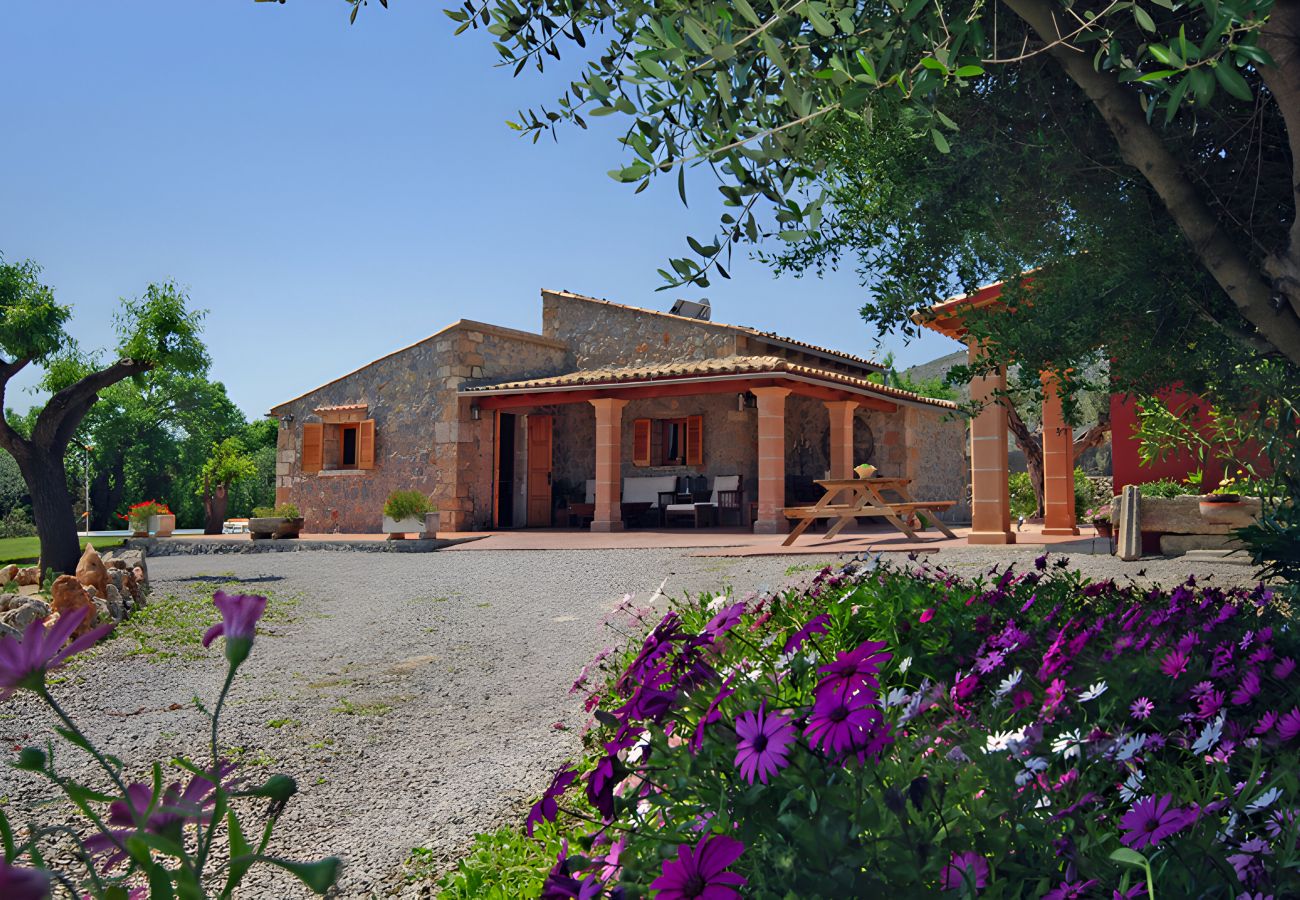 Country house in Alcudia - Can Roig 113 fantastic finca with private pool, garden, children's area and air-conditioning