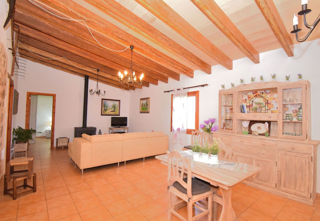 Country house in Llubi - Son Sitges 139 cosy finca with private pool, children's playground, terrace and barbecue area