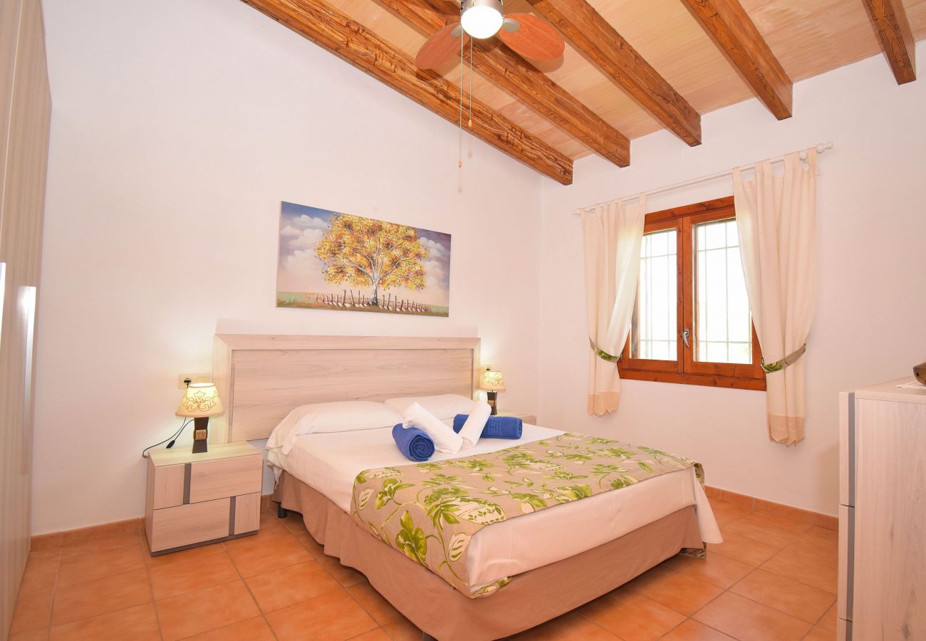 Country house in Llubi - Son Sitges 139 cosy finca with private pool, children's playground, terrace and barbecue area