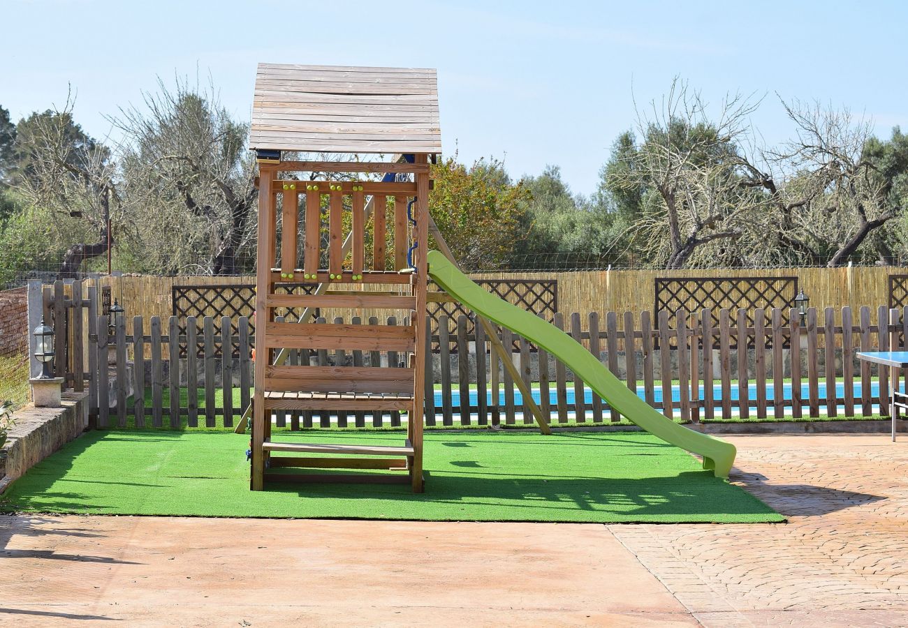 Country house in Llubi - Son Sitges 139 cosy finca with private pool, children's playground, terrace and barbecue area