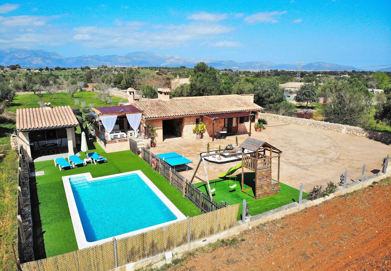 Country house in Llubi - Son Sitges 139 cosy finca with private pool, children's playground, terrace and barbecue area