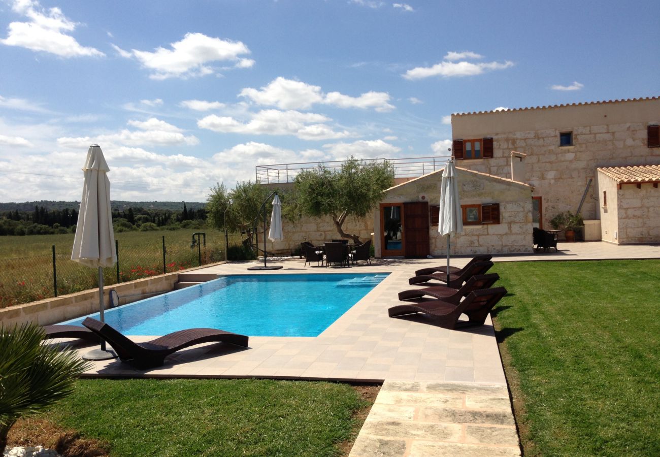 Country house in Muro - Vinagrella 158 magnificent finca with private pool, large garden, air conditioning and barbecue