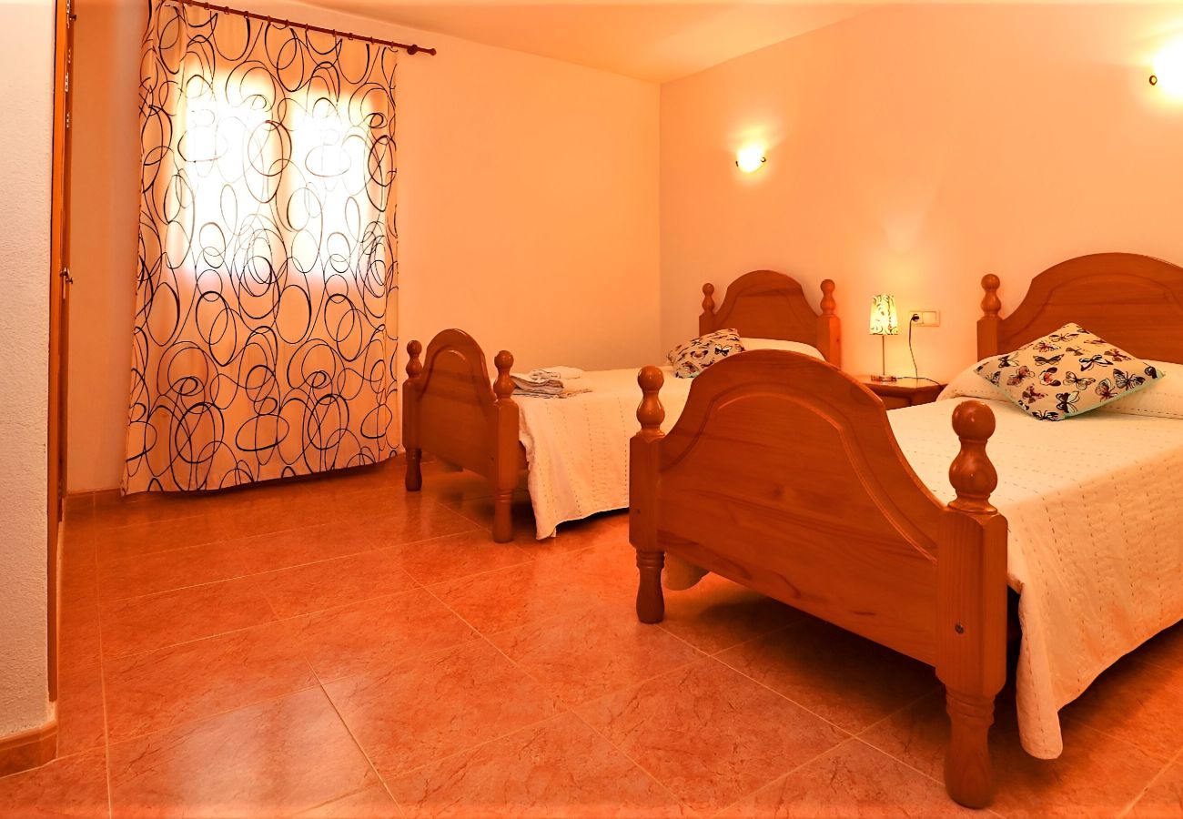 Country house in Campos - Can Toni 403 traditional finca with private pool, air-conditioning, large garden and WiFi