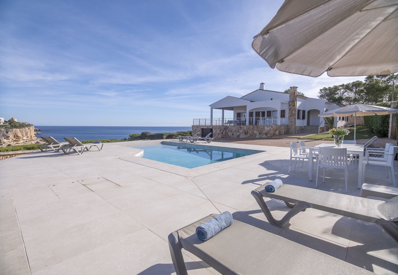 Villa in Cala Santanyi - Villa Can Ferrando First Line Seaview with Mediterranean Luxury