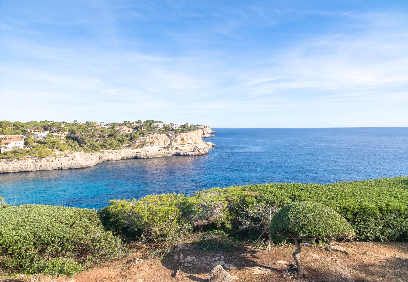 Villa in Cala Santanyi - Villa Can Ferrando holiday house in Cala Santanyi first line seaview with Mediterranean luxury