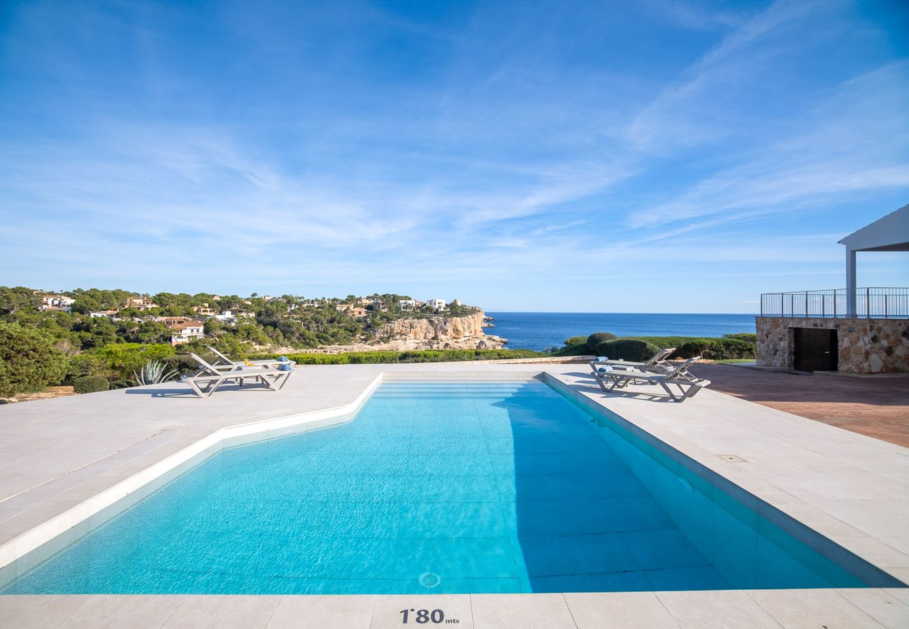 Villa in Cala Santanyi - Villa Can Ferrando holiday house in Cala Santanyi first line seaview with Mediterranean luxury