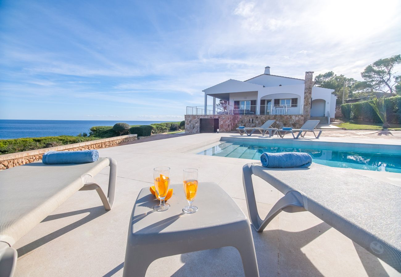 Villa in Cala Santanyi - Villa Can Ferrando holiday house in Cala Santanyi first line seaview with Mediterranean luxury