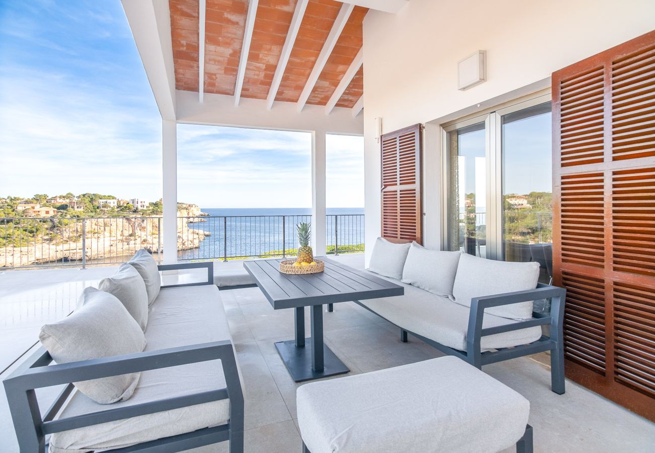 Villa in Cala Santanyi - Villa Can Ferrando holiday house in Cala Santanyi first line seaview with Mediterranean luxury