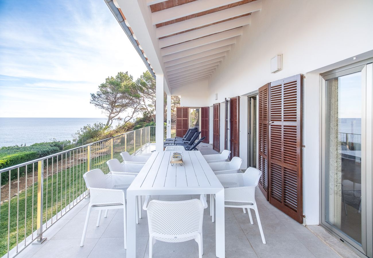 Villa in Cala Santanyi - Villa Can Ferrando holiday house in Cala Santanyi first line seaview with Mediterranean luxury