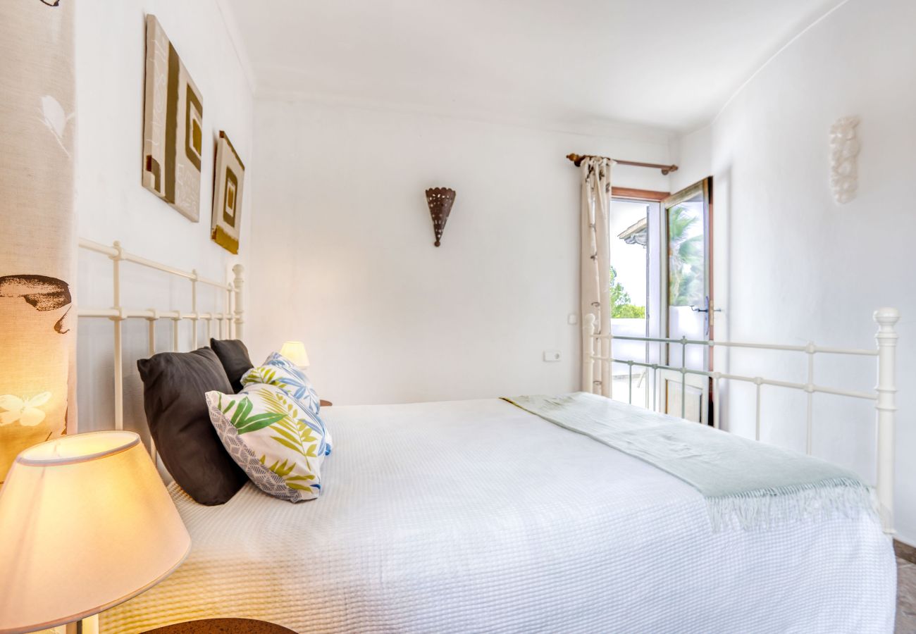 Apartment in Cala Santanyi - Apartment Oasis » ground floor: color and charm 